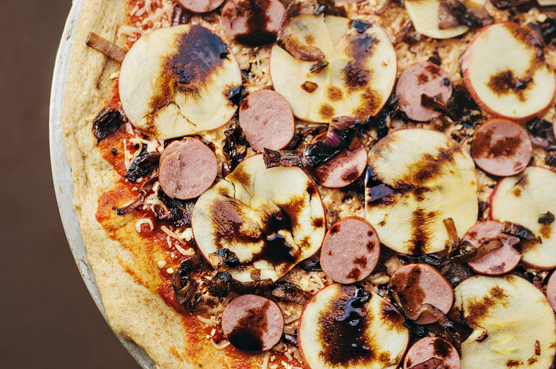 Garlic, My Soul | kielbasa apple pizza