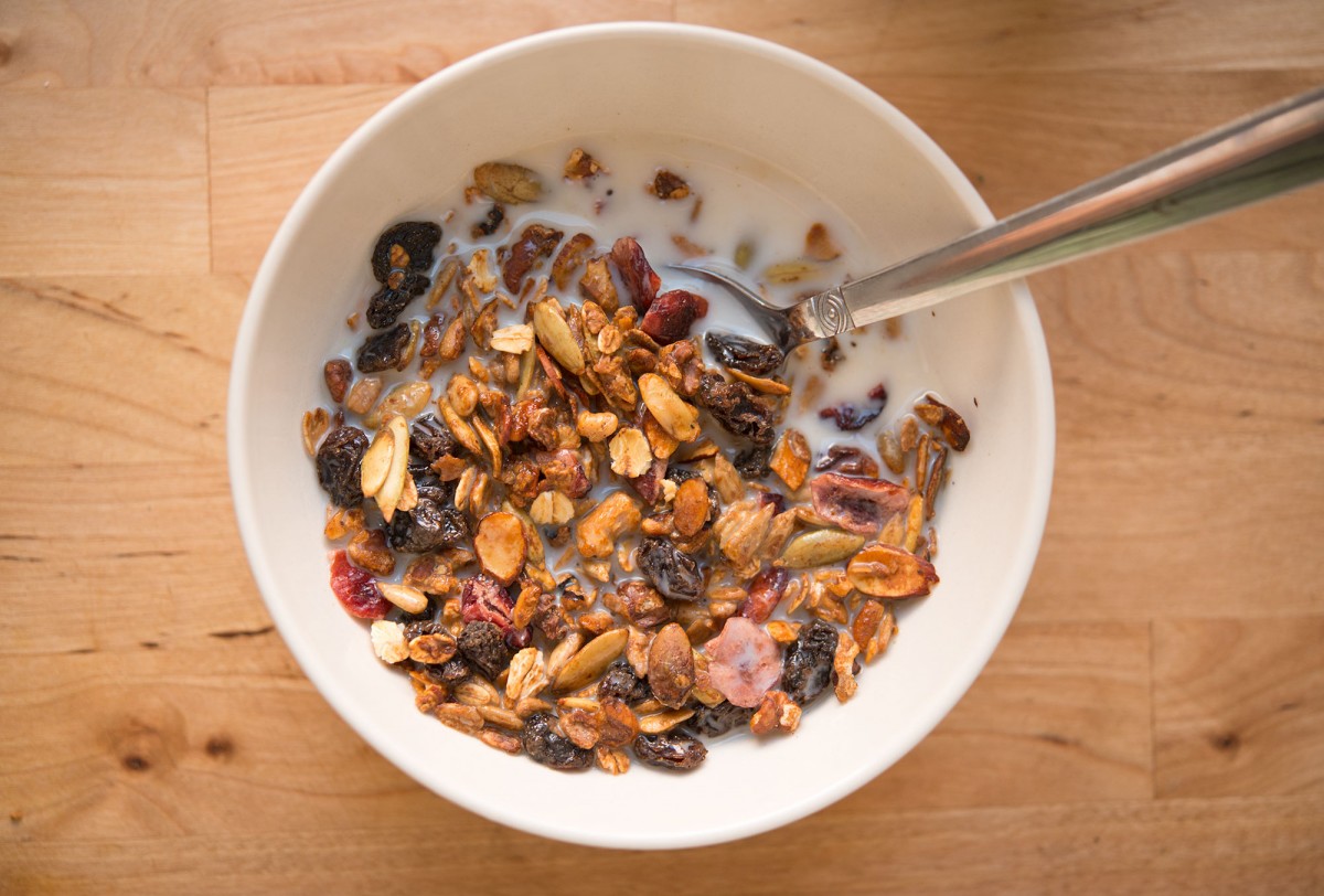 Kitchen Sink Granola | Garlic, My Soul