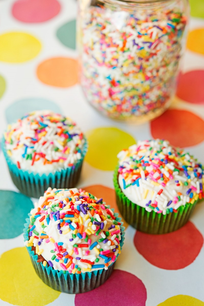 Chocolate / Red Velvet Half & Half Cupcakes | Garlic, My Soul