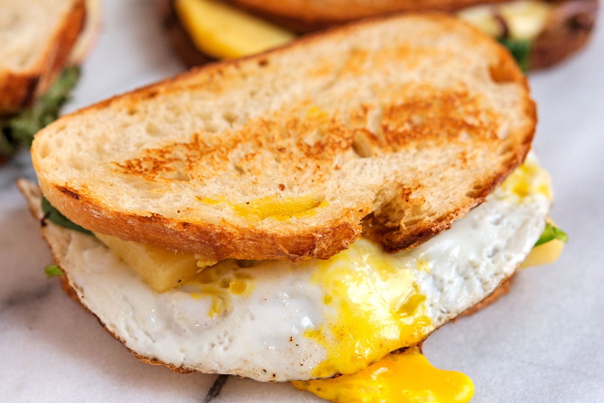 Fried Egg + Spinach Grilled Cheese | Garlic, My Soul