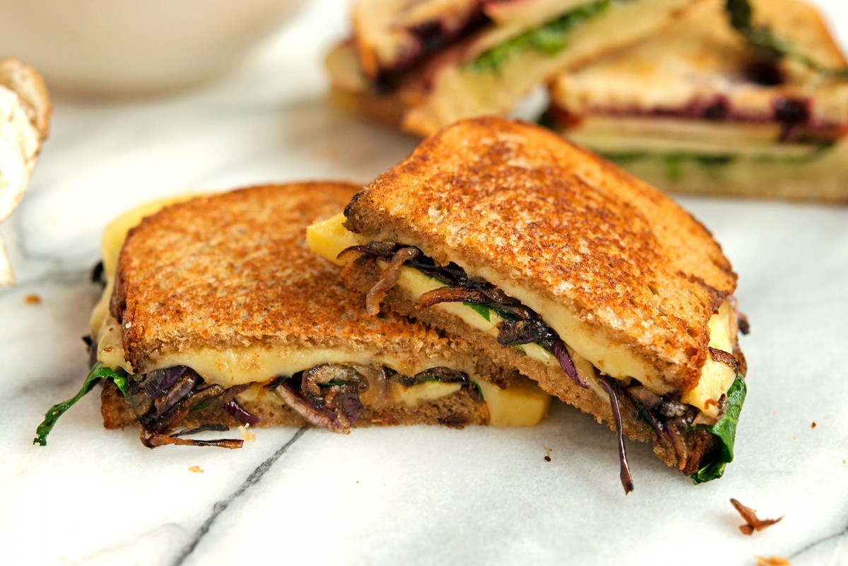 Gouda + Caramelized Onion Grilled Cheese | Garlic, My Soul