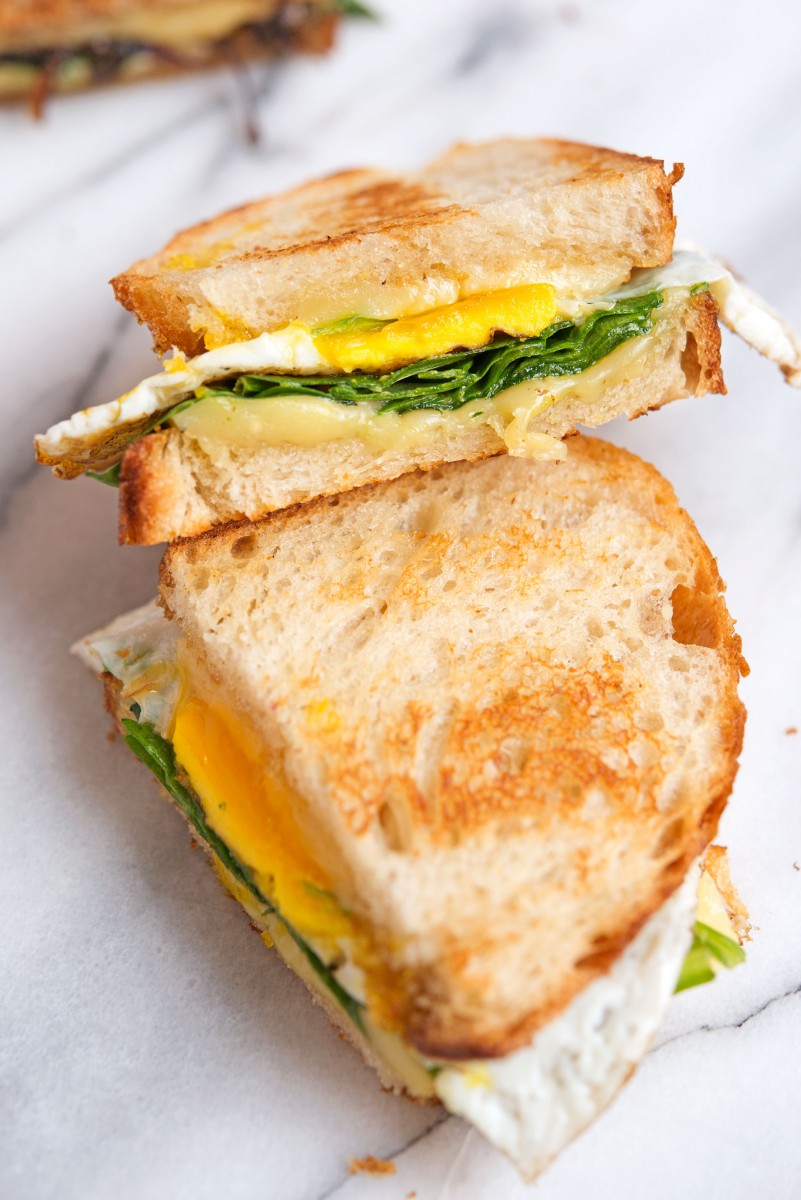 Fried Egg + Spinach Grilled Cheese | Garlic, My Soul