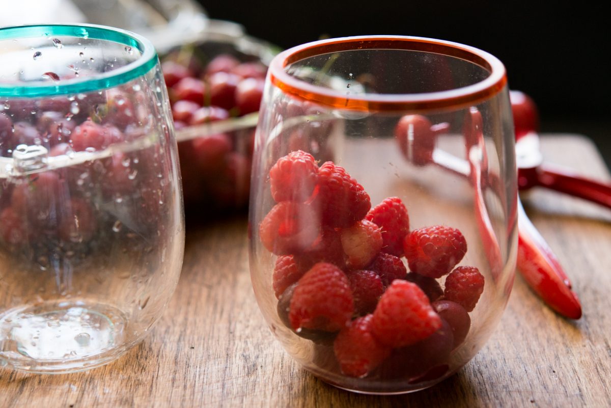 Raspberry Cranberry Wine Spritzer | Garlic, My Soul